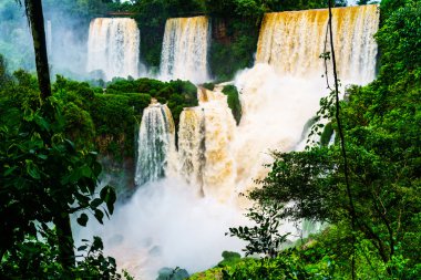 iguazu Arjantin 'e düştü