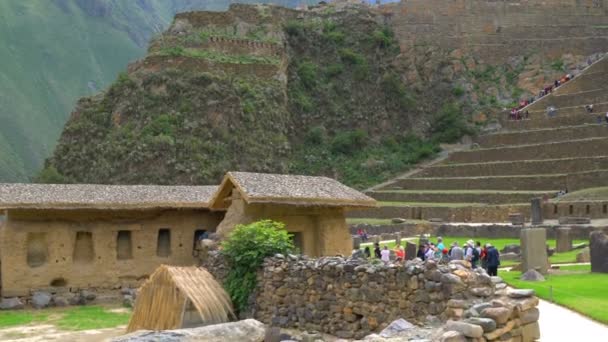 Sítio arqueológico inca em Ruínas Ollantaytambo perto da cidade de Cusco — Vídeo de Stock