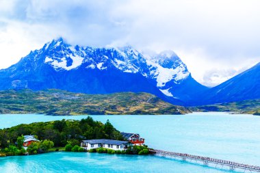 Cuernos Del Paine ve göl Pehoe görünümünü 