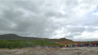 İzlanda 'daki gayzer strokkur