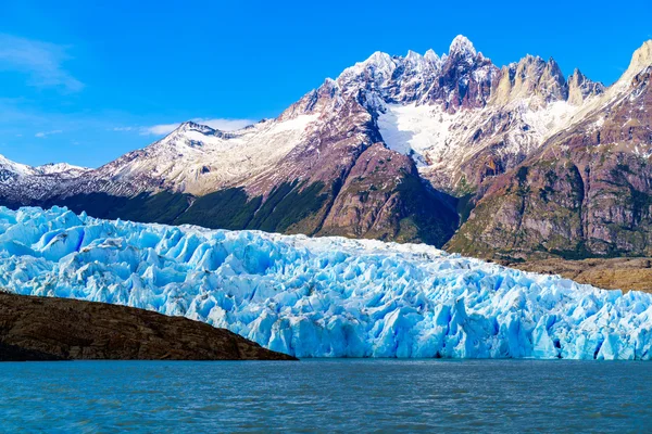 Grå glaciären vid sjön grå i södra Patagonien isfältet — Stockfoto