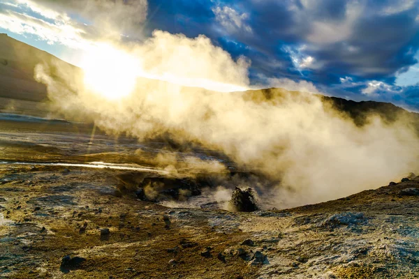 Boiling mud at Hverir geothermal area — Stock Photo, Image