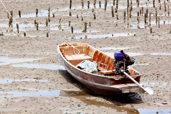 Barco en barro — Foto de Stock