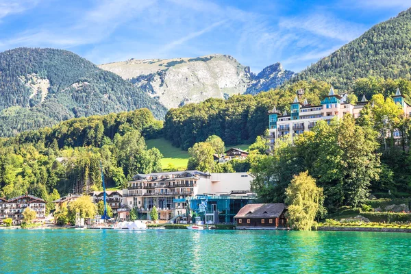 View of the village at Wolfgangsee Lake — Stock Photo, Image