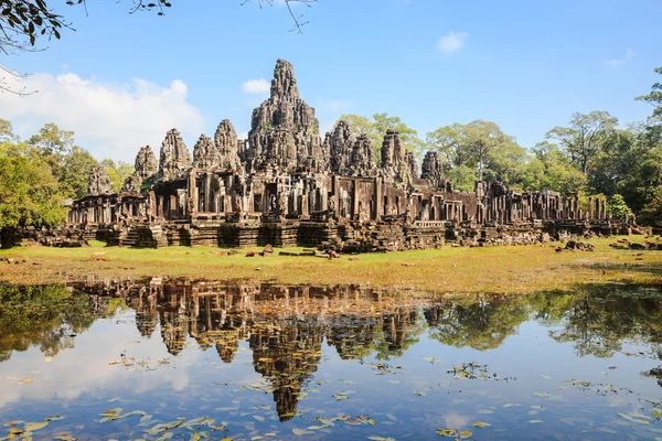 Angkor Thom ve yansıma