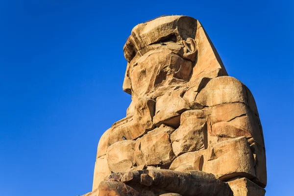 Escultura antiga de Colossus Memnon — Fotografia de Stock