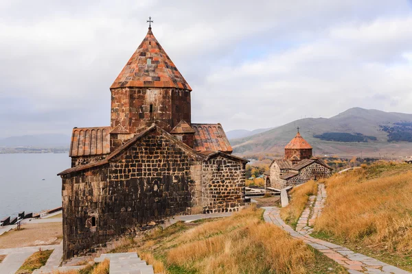 Sevanavank klášter a jezero Sevan — Stock fotografie