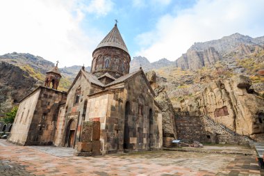 Ermenistan'da Geghard Manastırı