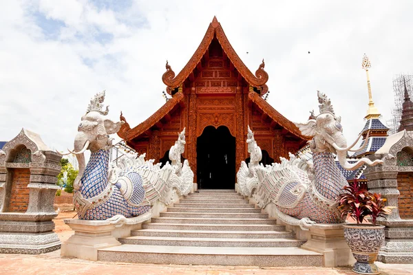 Estilo lanna templo budista — Fotografia de Stock