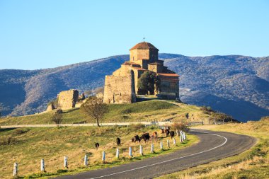 Ünlü Jvari Manastırı
