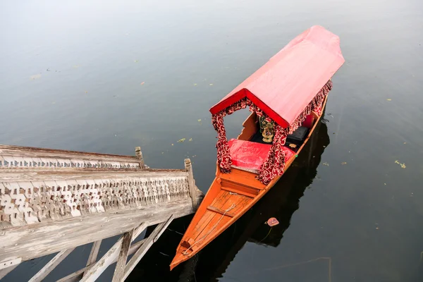 Barco Shikara en el lago Nageen — Foto de Stock