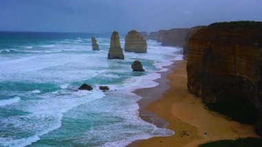 Melbourne 'daki On İki Kayanın ya da Port Campbell Ulusal Parkı' ndaki On İki Havarinin Manzarası, Melbourne, Victoria, Avustralya.