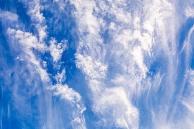 Gökyüzündeki bulutlar