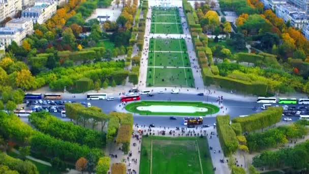 Pohled na Champ de Mars a turistů — Stock video