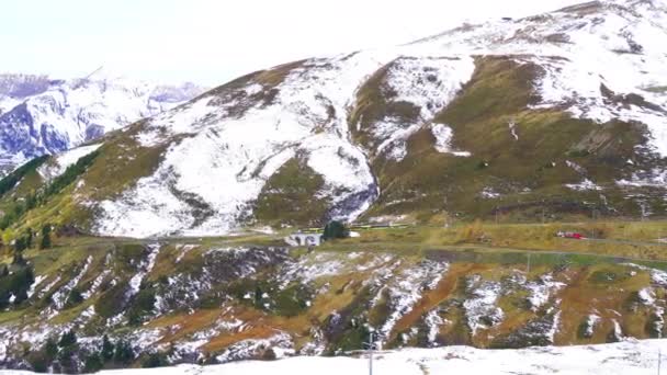 Vista dos Alpes Suíços do trem — Vídeo de Stock