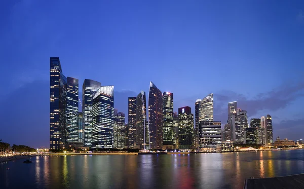 Singapore city nacht licht Toon — Stockfoto