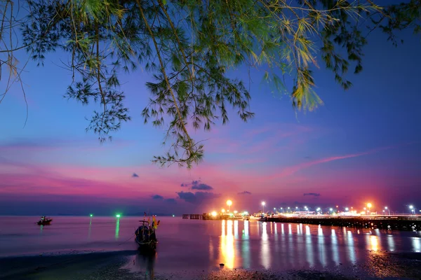 Praia de Nathon ao pôr do sol, Tailândia — Fotografia de Stock