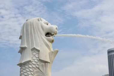 Merlion çeşme Singapur