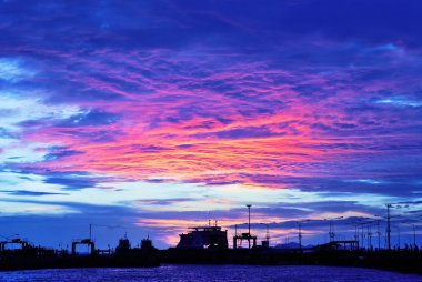 Alacakaranlık gökyüzü deniz manzarası