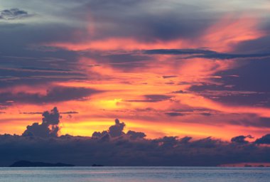 Alacakaranlık gökyüzü deniz manzarası