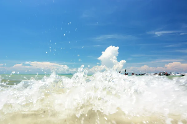 Splashing front wave — Stock Photo, Image