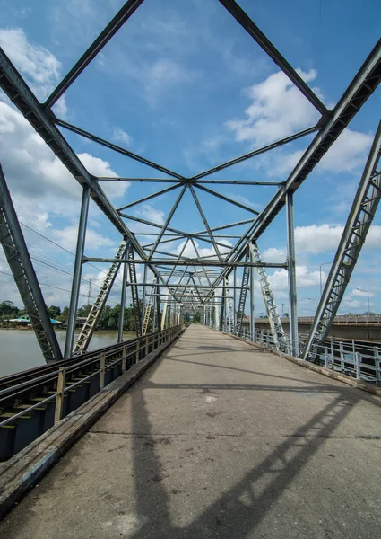 Старий залізничного мосту — стокове фото
