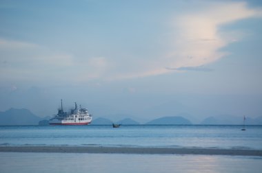 Balıkçı gemisi yakınındaki Ko samui, Tayland