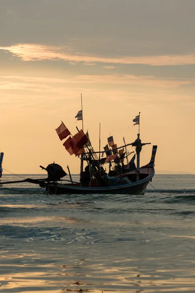 Barca al tramonto — Foto Stock