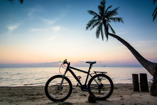 Bike on beach — Stok fotoğraf