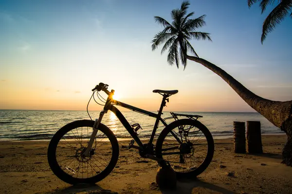 Bike on beach — Stok fotoğraf
