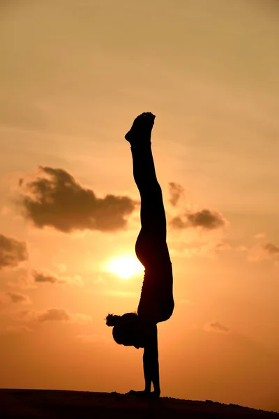 Professional yoga woman — Stock Photo, Image