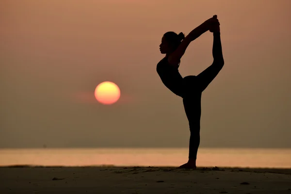 Professionelle Yoga-Frau — Stockfoto