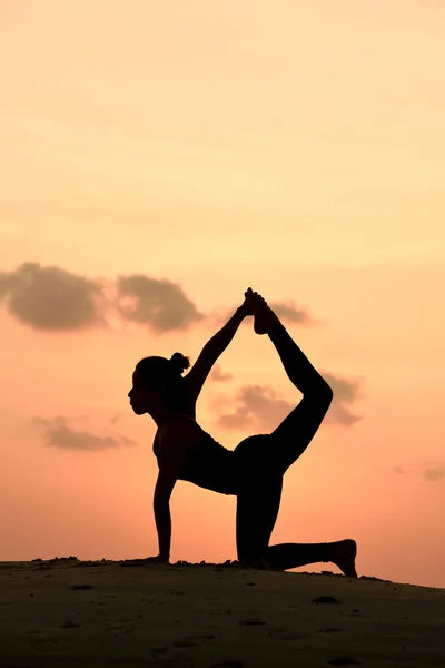 Mujer yoga profesional —  Fotos de Stock