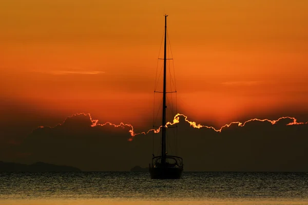 Bellissimo tramonto sul mare — Foto Stock