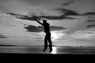 atlama adam silüeti