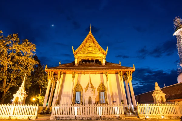 Buddhistischer Tempel wat pra mahathad — Stockfoto