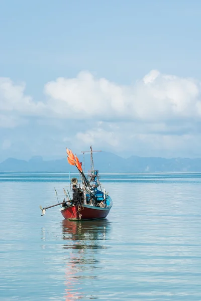 Tayland 'da balıkçı teknesi — Stok fotoğraf