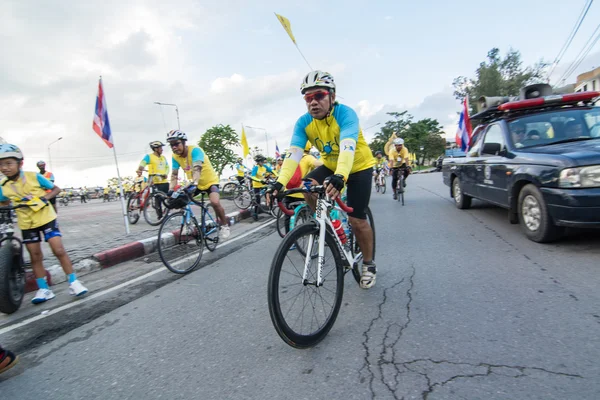 Fahrrad für Papa zeigen in Thailand — Stockfoto