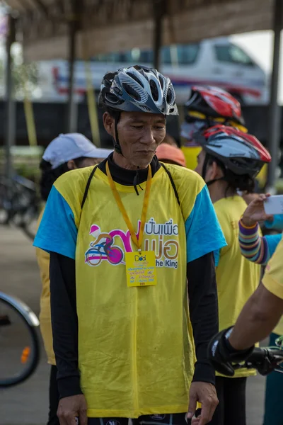 Fiets voor papa Toon inthailand — Stockfoto