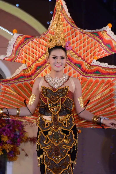 Miss Chiangmai Schönheitswettbewerb in Thailand — Stockfoto