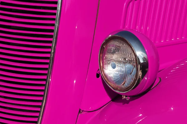 Roze auto — Stockfoto