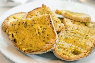 Garlick tereyağlı ekmek