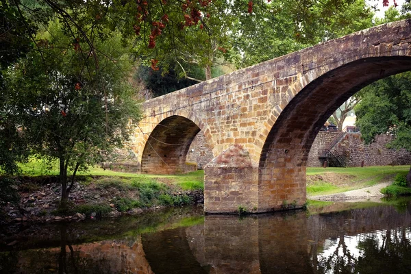 Gamla romerska bron i staden Gois — Stockfoto