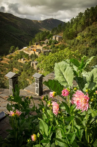 Portekizce uzak kırsal manzara — Stok fotoğraf