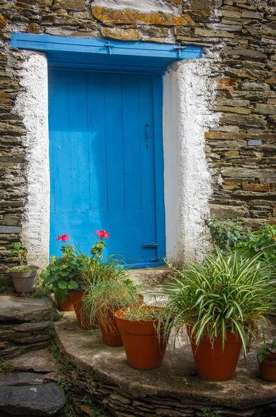 Door in old stone house — Stock Photo, Image