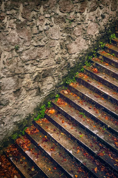 Detalhe da velha escada de pedra — Fotografia de Stock