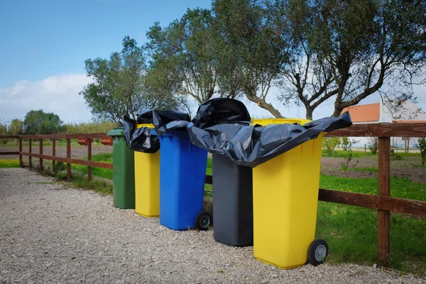 Recycling van afval containers — Stockfoto