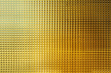 Yakından bakınca kahverengi desenli bir cam.