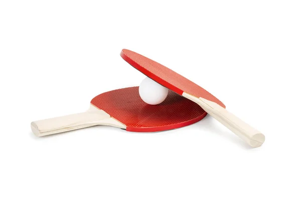 Két Piros Ping Pong Ütő Egy Fehér Labda Fehér Alapon — Stock Fotó