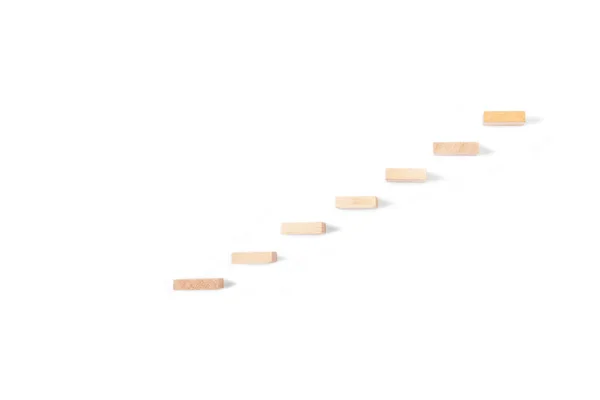 白い背景に正方形の木製のブロック階段状 — ストック写真
